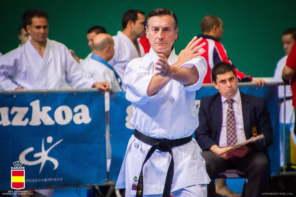 Carlos Dorado, profesor de kárate y boxeo sin contacto